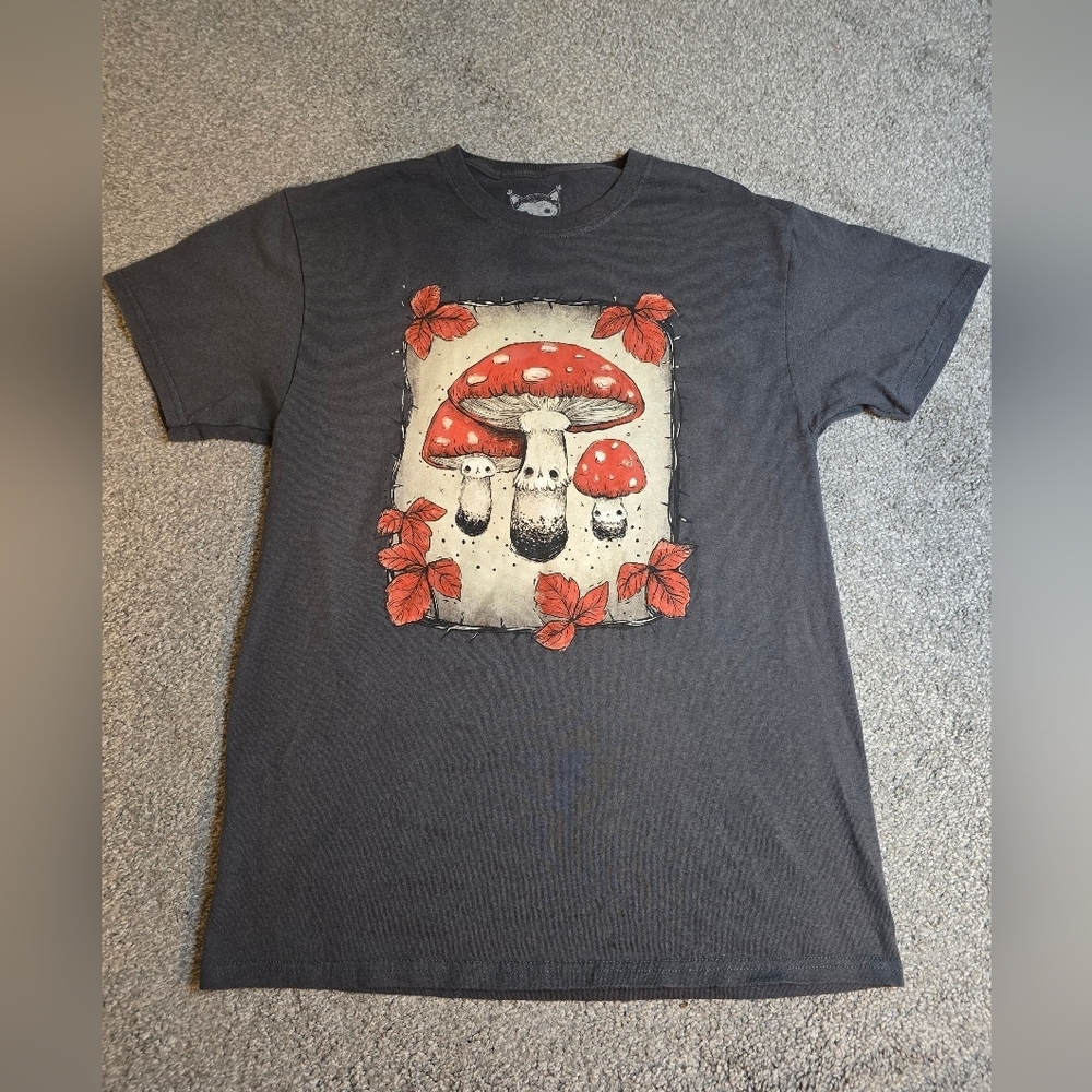 Stephanie Bayles Mushroom Tee Size Medium